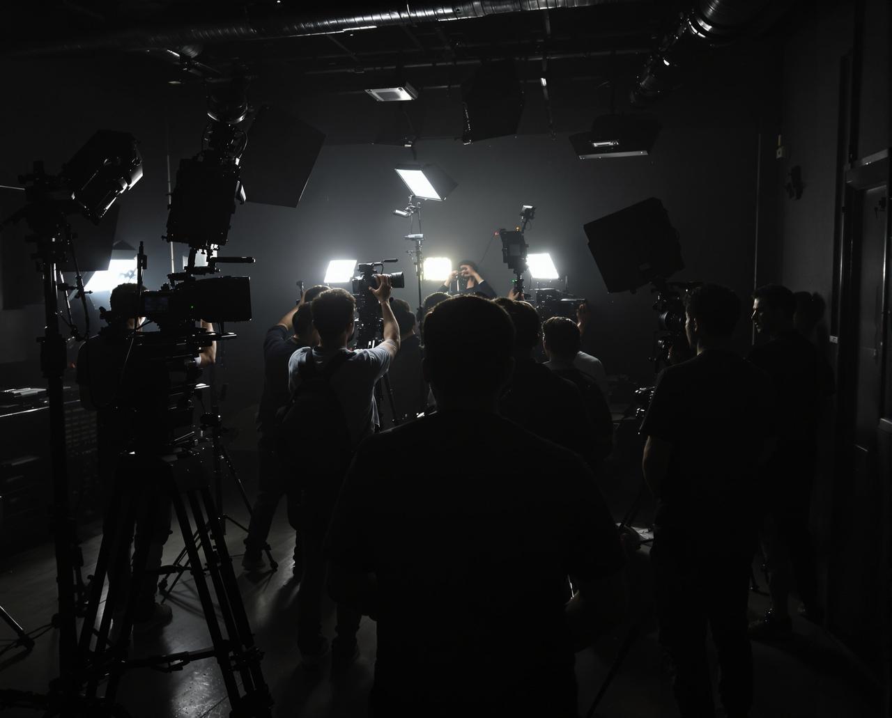 光棍影院制作团队